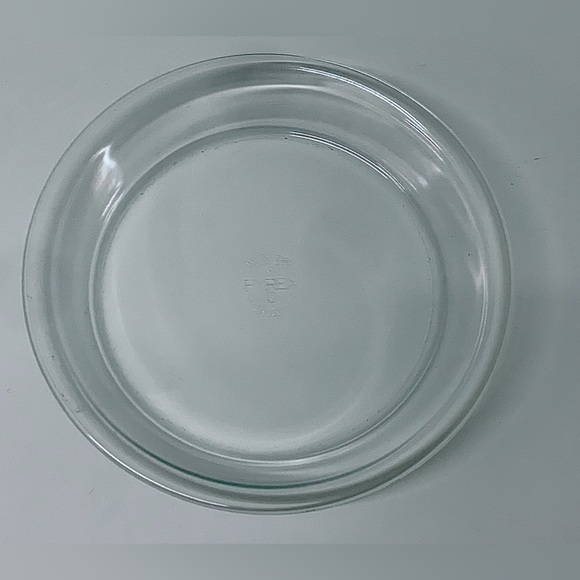 Mid Century Vintage Pyrex 9 Inch Pie Dish - Picture 3 of 12
